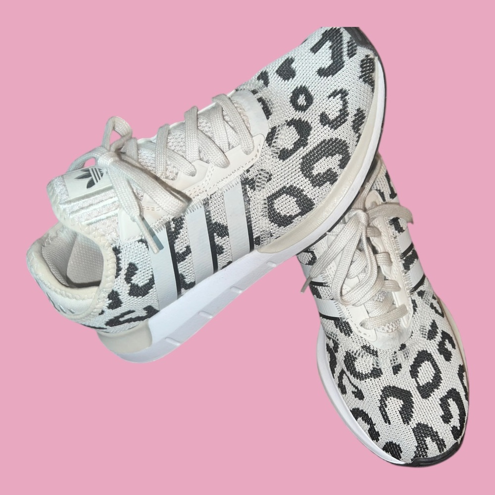 Adidas Women's Sneakers with Leopard Pattern - White and Black - Picture 3 of 6